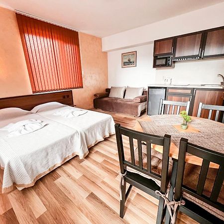 Chrystal Guest House Obzor Rom bilde