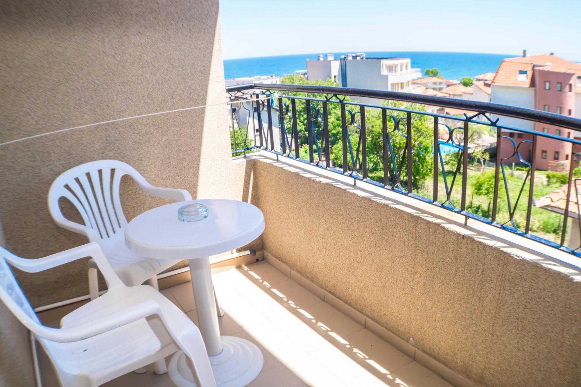 Chrystal Guest House Obzor Rom bilde